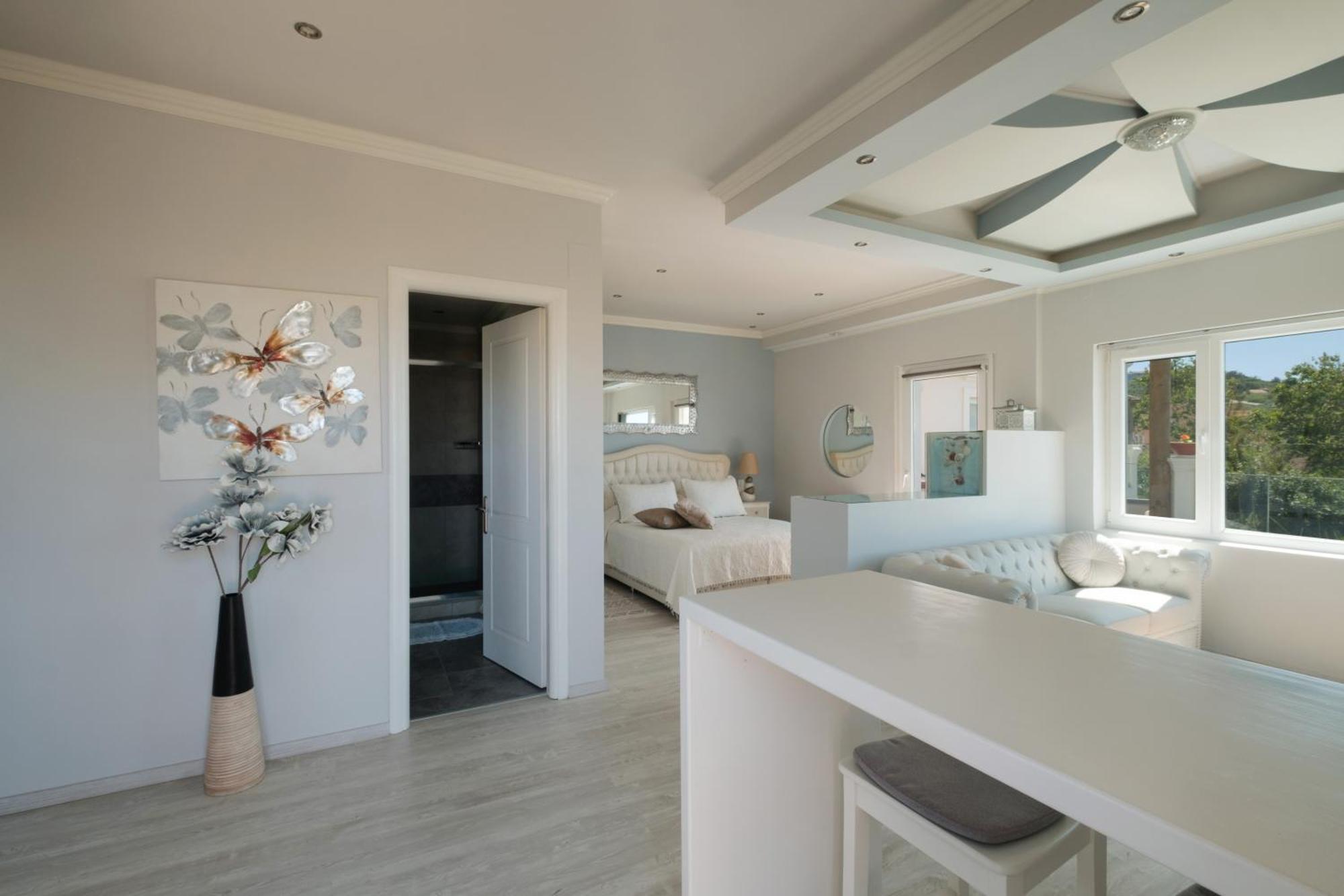 Margarita's Luxury Aparthotel *